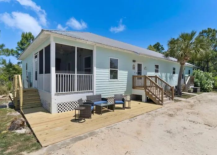 4013 One Minute To Two Pools Dog Friendly Holiday home *