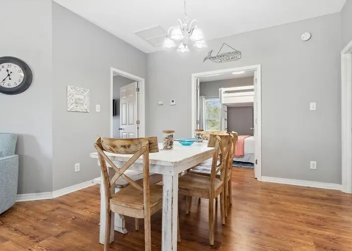 4013 One Minute To Two Pools Dog Friendly Gulf Shores