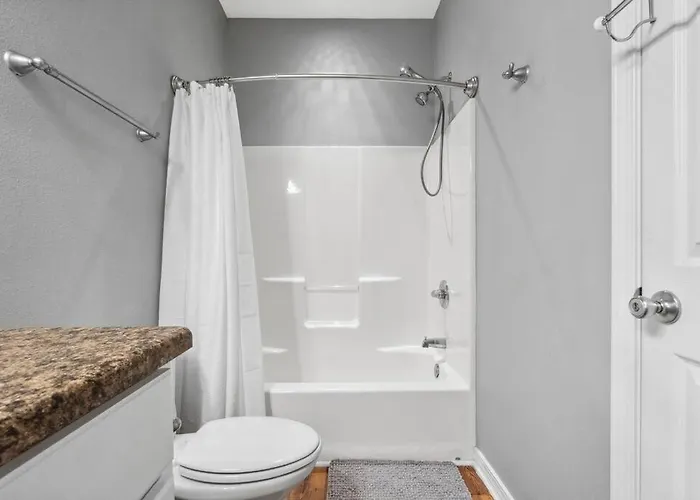4013 One Minute To Two Pools Dog Friendly Holiday home