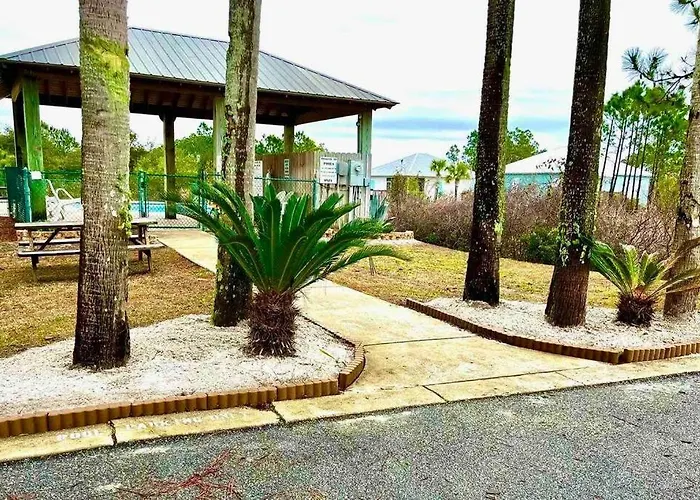 4013 One Minute To Two Pools Dog Friendly Holiday home